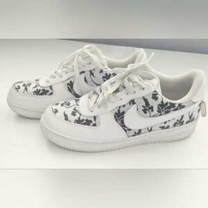 Nike Airs Black & White Embroidered Design - Women's Mixed Size 9.5 & 10